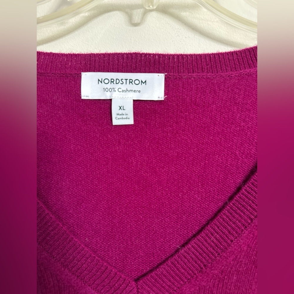 Nordstrom Hot Pink 100% Cashmere V-Neck Sweater NWT XL - Picture 2 of 4